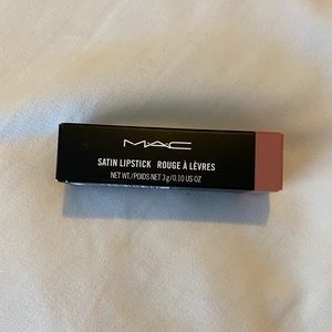 Mac Lipstick Fleshpot BRAND NEW